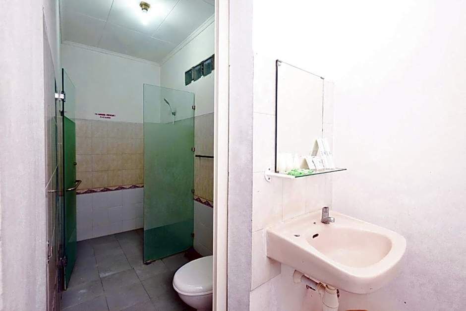 Berlian Abadi Hotel by Sinergi