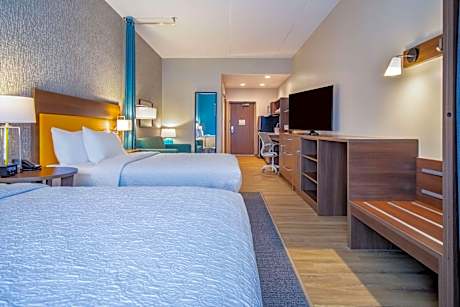2 Queen Hearing Accessible Studio Suite