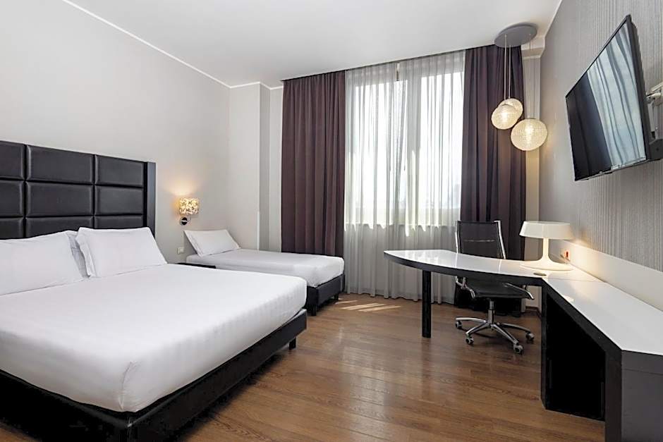 Holiday Inn Genoa City By IHG