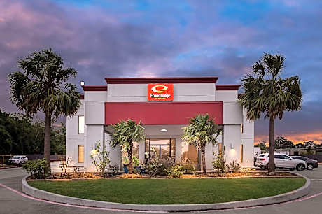Econo Lodge Inn & Suites