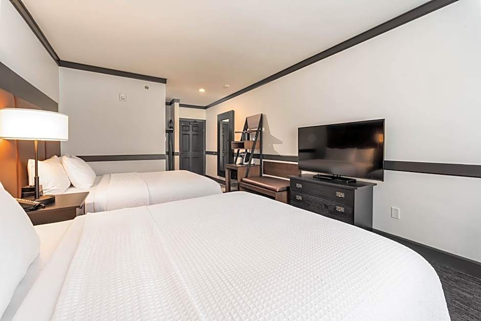 The Craftsman Inn and Suites
