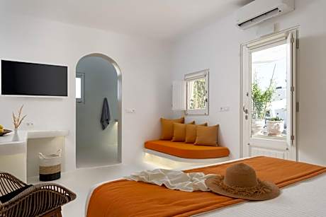 Deluxe Suite with Sea View Veranda & Hot Tub