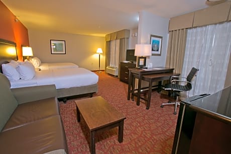 Suite, 2 Queen Beds (Additional Living Area)