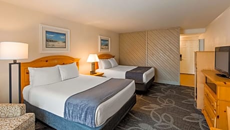 Queen Room with Two Queen Beds - Poolside