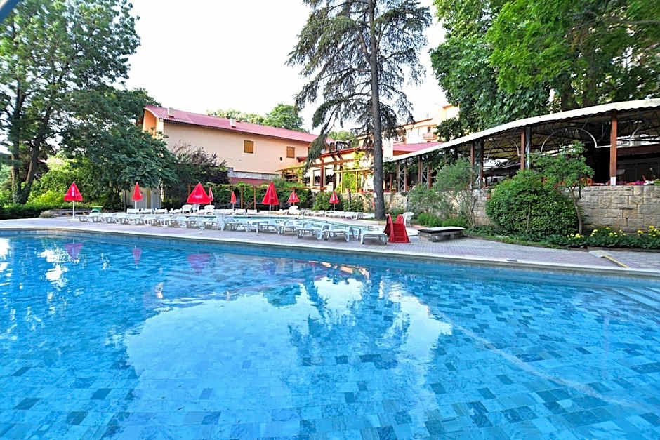 Estreya Residence Hotel and SPA