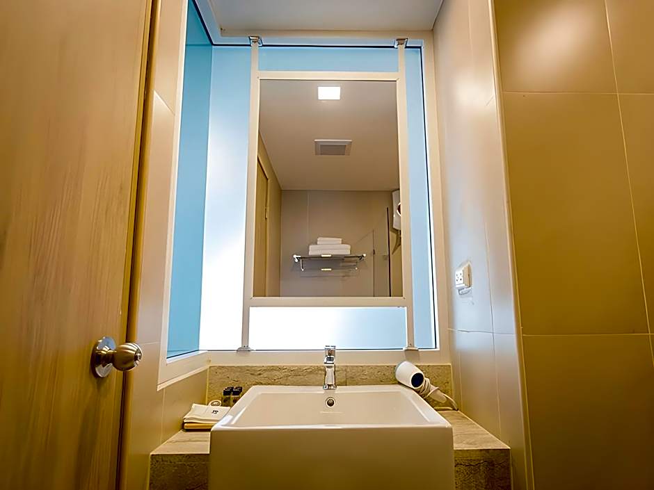 B2 Nakhonsawan Premier Hotel