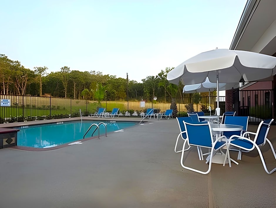 Holiday Inn Express Hotel & Suites Hearne