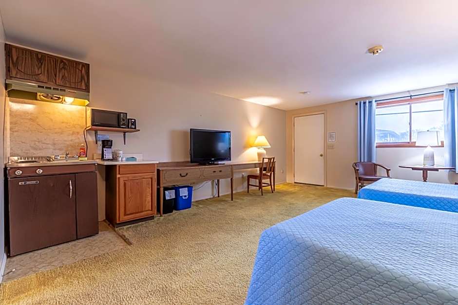 Inn Between the Beaches & Villager