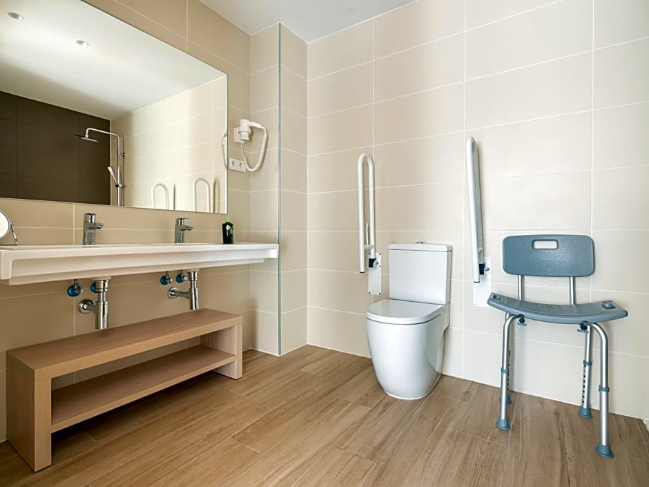 limehome Barcelona Carrer de Besalú 82