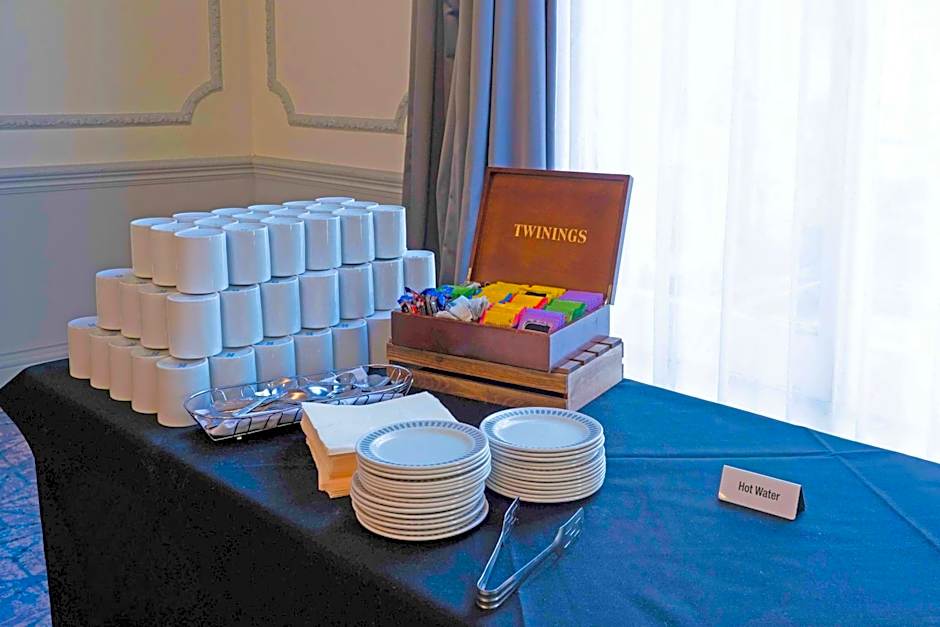 Bristol Grand Hotel By Sunday