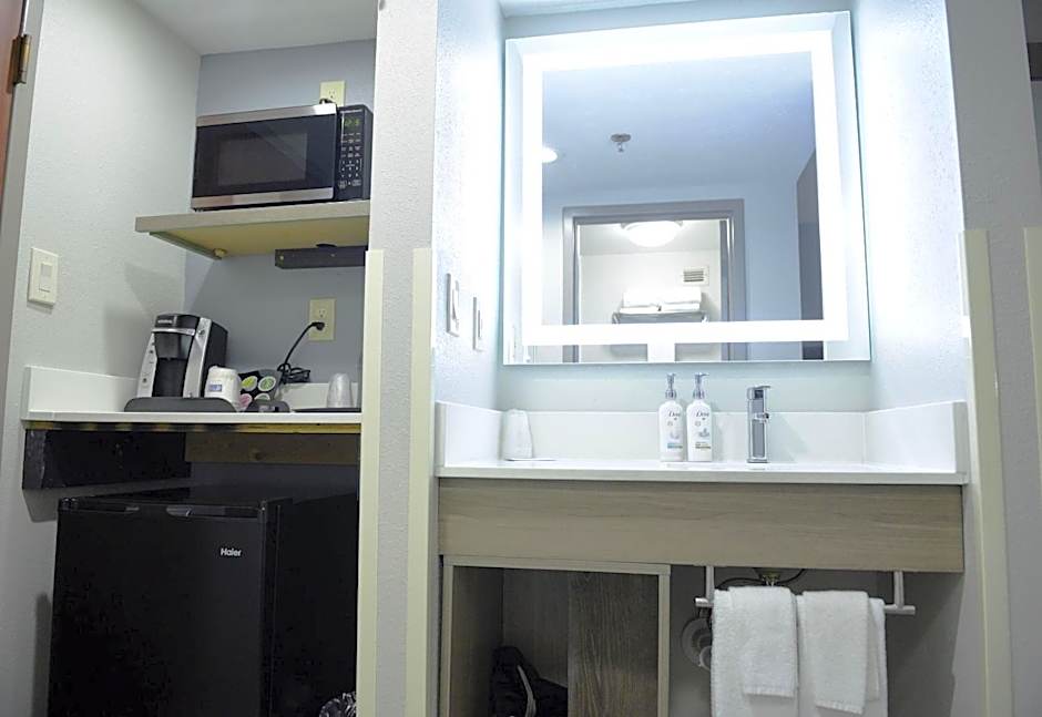 Keene Elm City Hotel, Ascend Hotel Collection