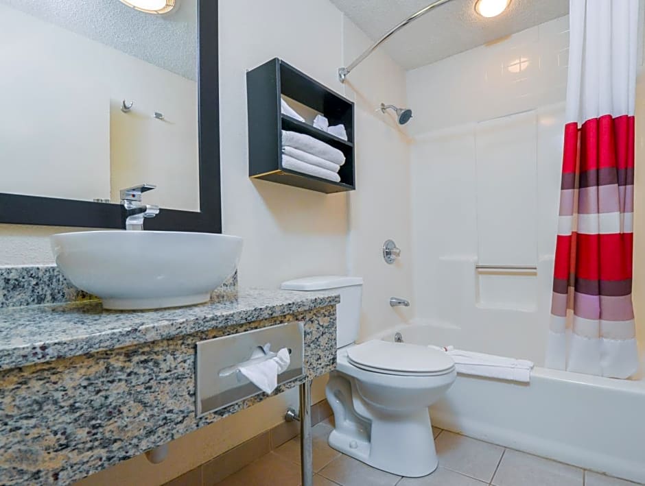 Red Roof Inn PLUS+ & Suites Guilford