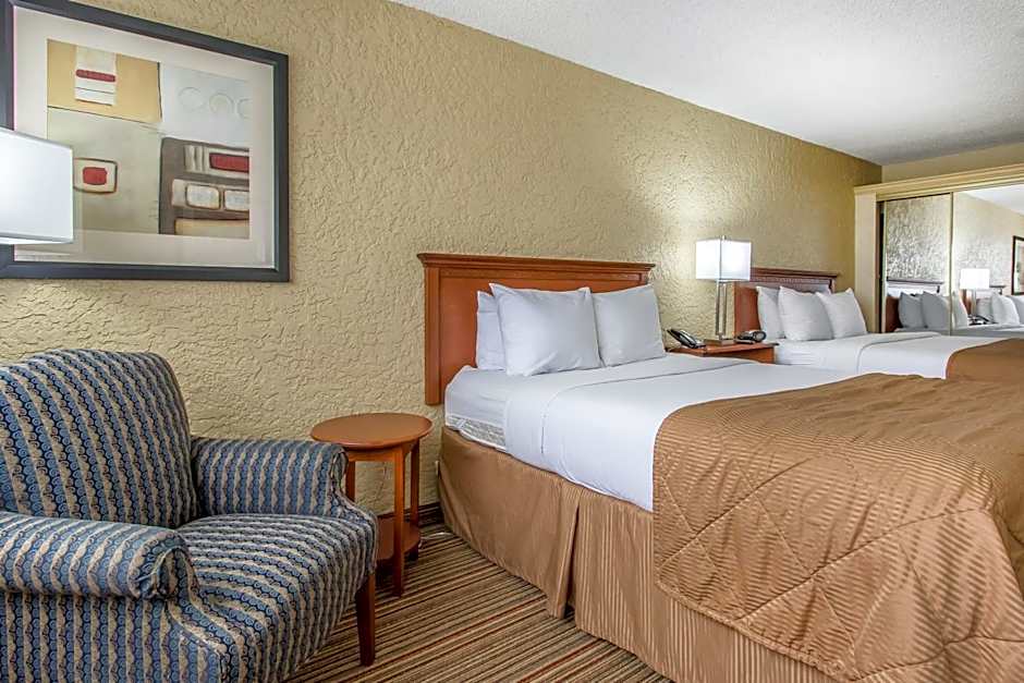 Clarion Hotel Broken Arrow - Tulsa