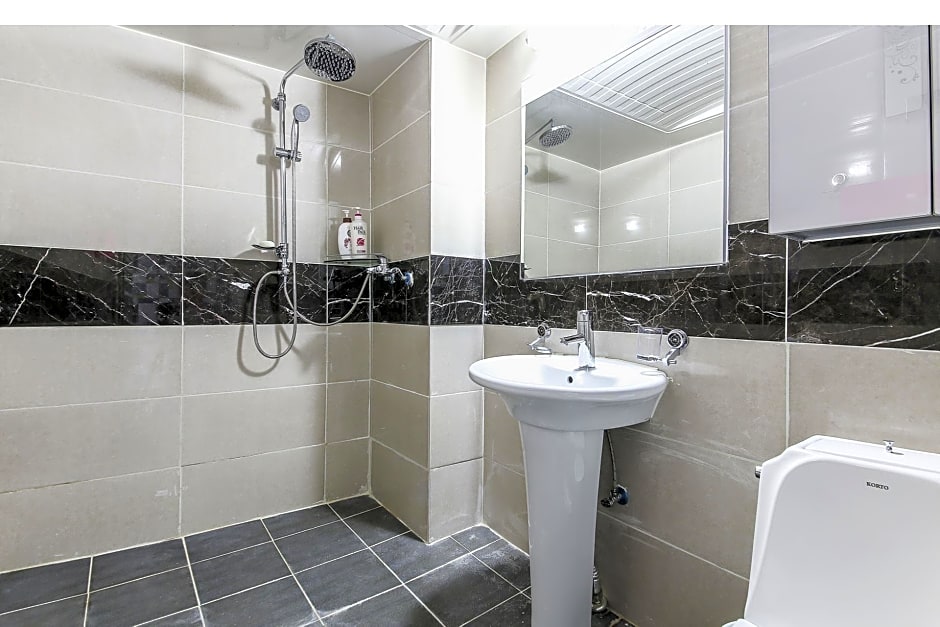 Dubai Motel – Daejeon, FL