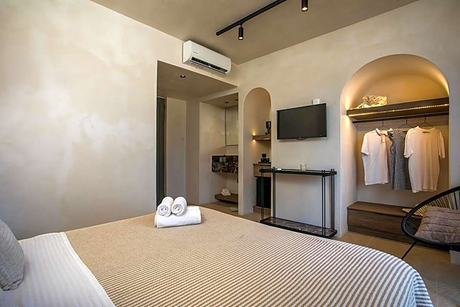 Photo 1 of 10 of Deluxe Double Room with Balcony and Sea View