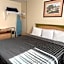 Castaway Motel