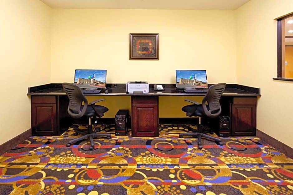 Holiday Inn Express Georgetown, an IHG Hotel