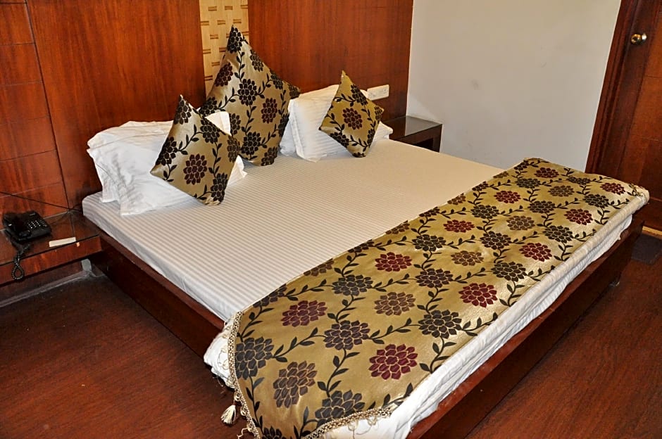 Hotel Mandakini Plaza
