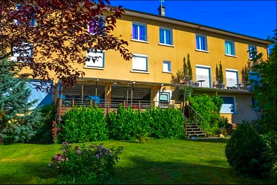 Logis hotel Aux Berges de l'Aveyron