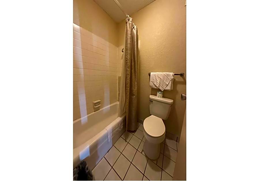 River Valley Inn and Suites By Belvilla
