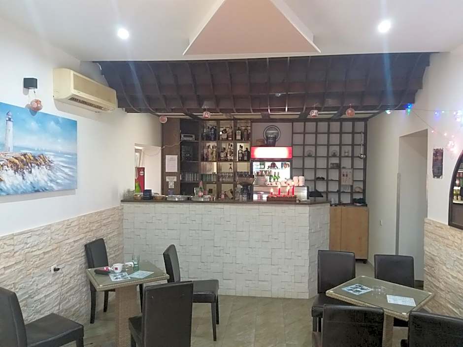 Buffet M Apartments and Rooms Obrovac