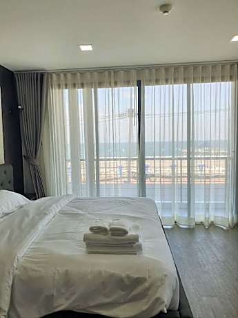 2 Bedroom Ocean View