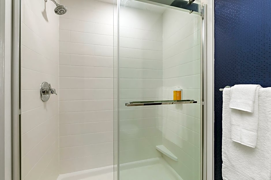 Holiday Inn Express Kansas City North Parkville By IHG