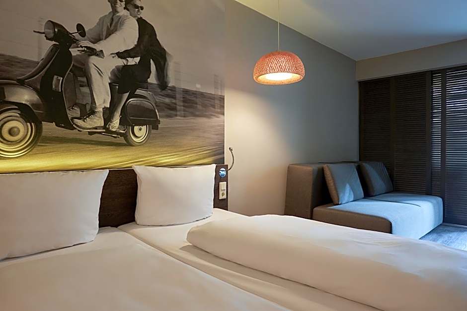 Foto 1 daripada 8 — Quadruple Room