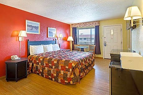 1 King Bed, Nonsmoking