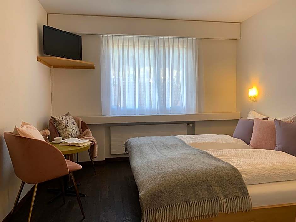 Hotel B&B Stossplatz anytime and easy self Check-in