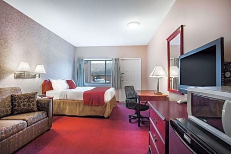 2 Queen Bed Non-Smoking Kitchenette Room