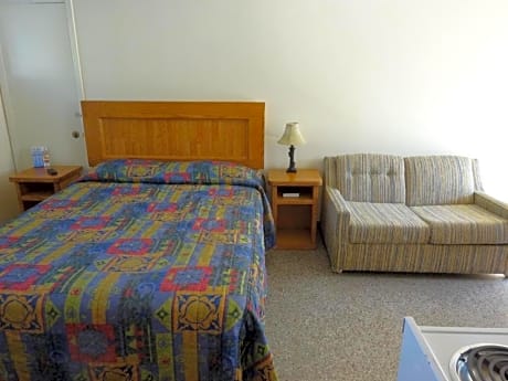 Single Room with Pool View