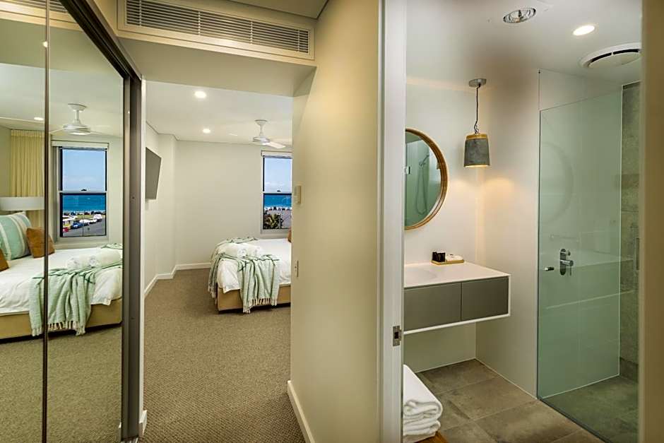 Astina Suites, Forster