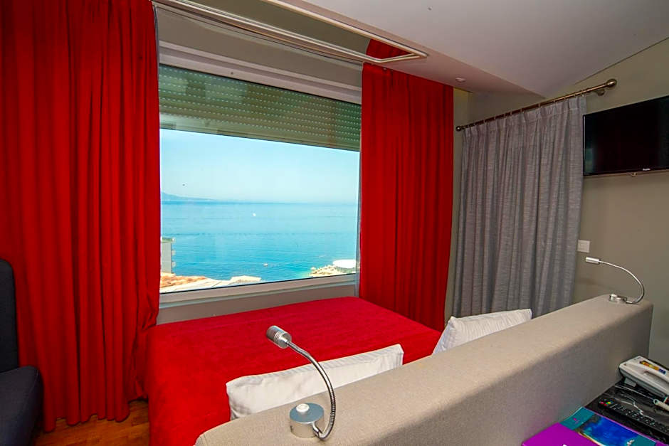 Bougainville Bay Hotel