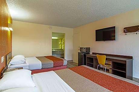Queen Room with Two Queen Beds - Non-Smoking