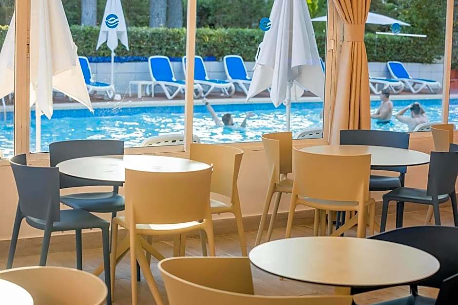 GUYA WAVE HOTEL