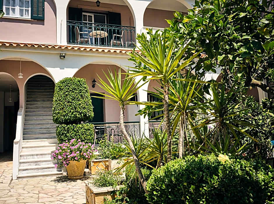 Alamis Hotel & Apartments