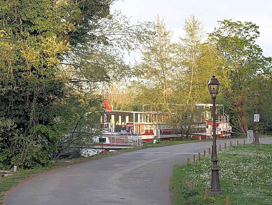 péniche Ino Lefkothea II chambre d'hôtes