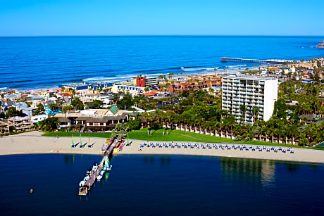 Catamaran Resort