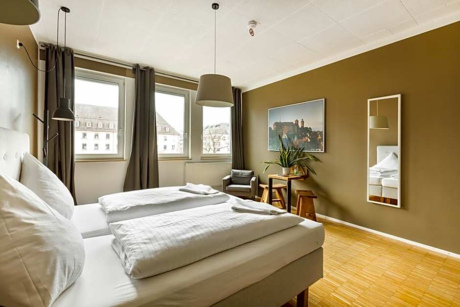 Five Reasons Hostel & Hotel