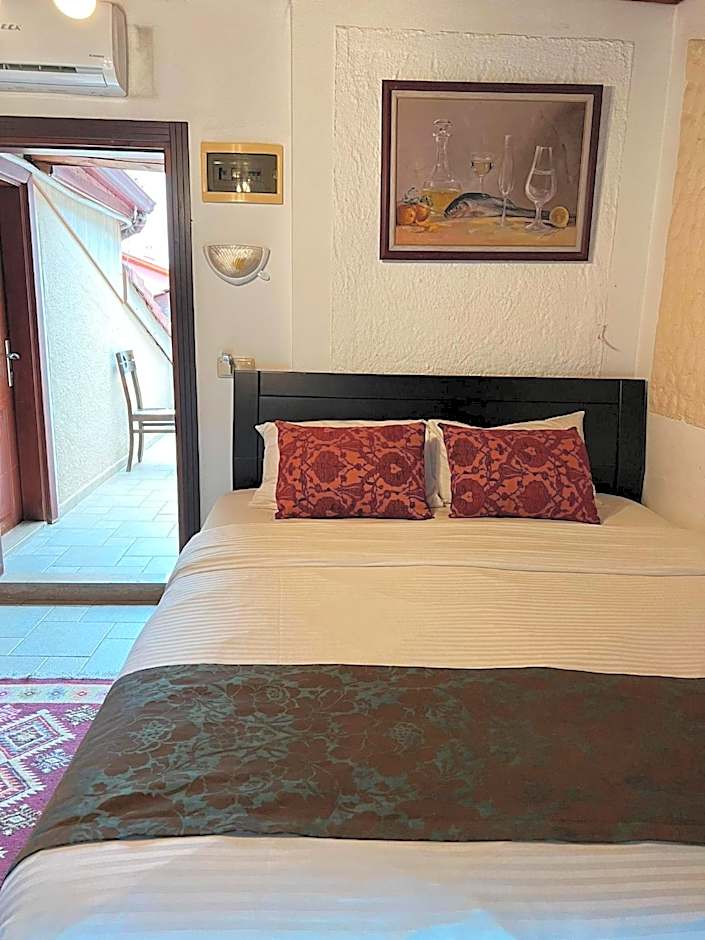 Cicerone Lodge Hotel