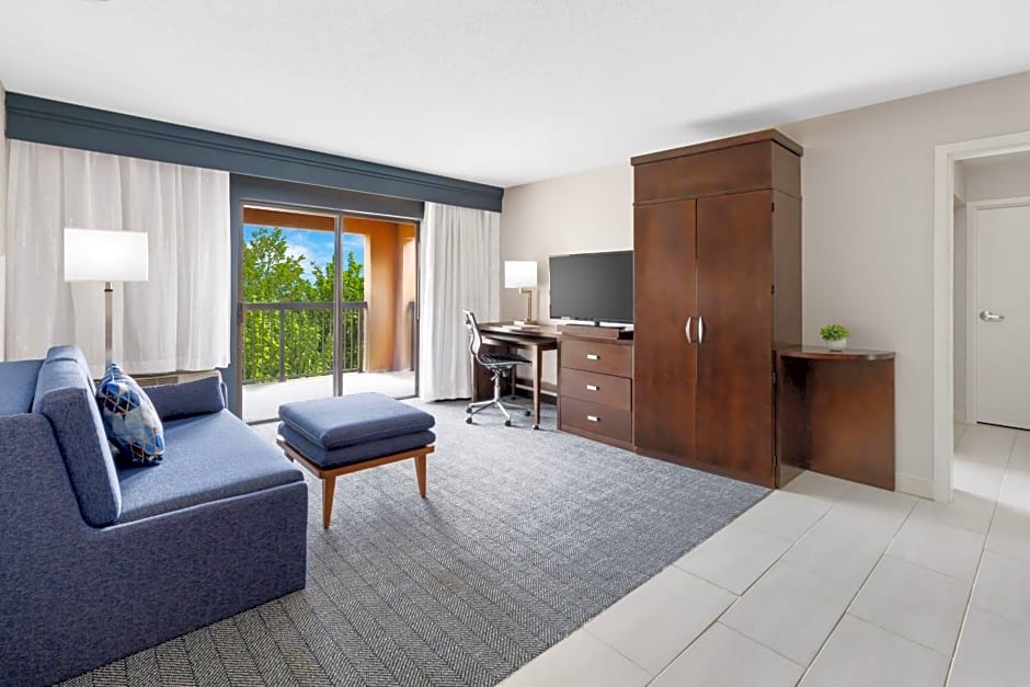 Courtyard by Marriott Manchester-Boston Regional Airport