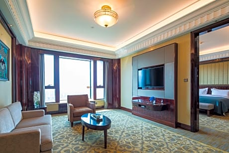 Executive Suite - Smoking