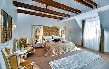 Deluxe Double Room with Bath