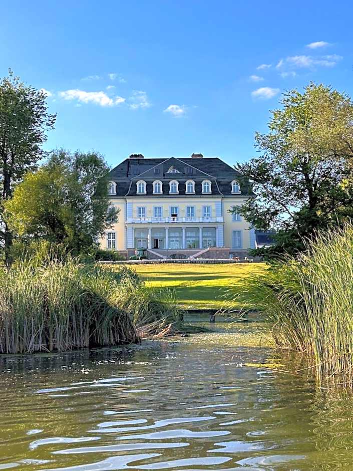 THERESET Schloss Groß Plasten