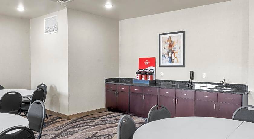 Cobblestone Hotel & Suites - Denmark