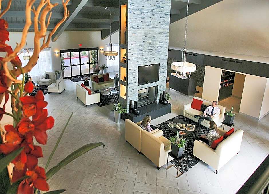 DoubleTree By Hilton Suites Tucson Airport