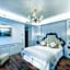 Hotel Monaco & Grand Canal