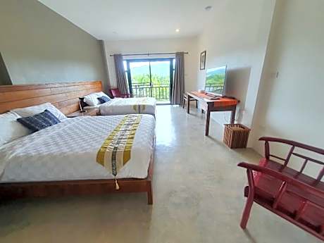 Deluxe Double or Twin Room with Mountain View
