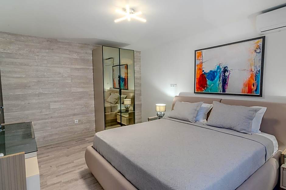 Sea Twins Luxury Aparthotel - 150 m from the beach